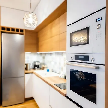 Apartment Arena Mall Galleria Securities Parking 3 *